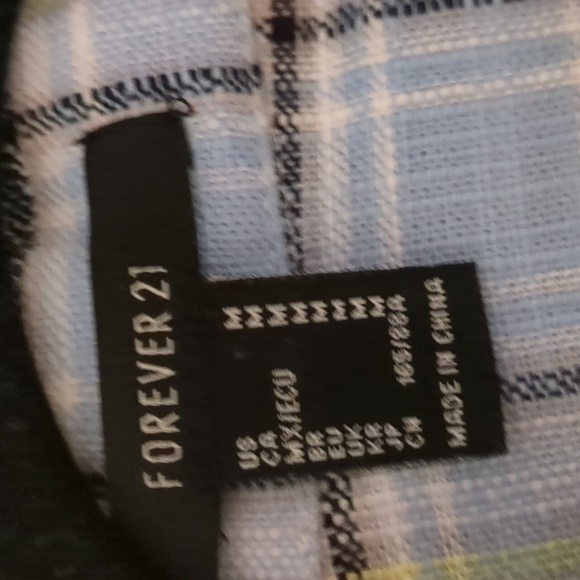 🎯FOREVER 21 Cotton Plaid Button up - M - Picture 3 of 7